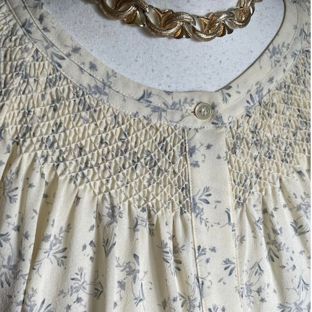 Vince Silk Buttercream & Gray Floral Long-Sleeve Blouse Top M 6 8 Pintucking - Picture 4 of 16